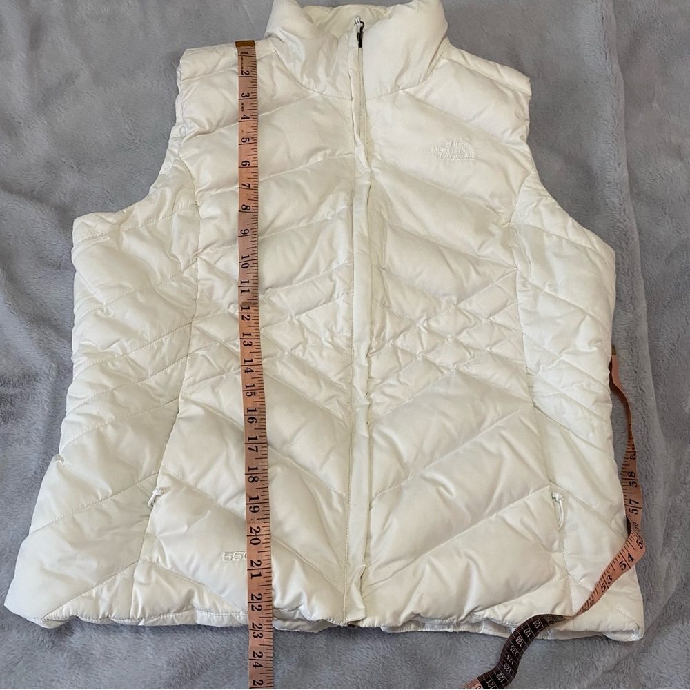 The North Face women’s white 550 down quilted vest - Picture 15 of 15